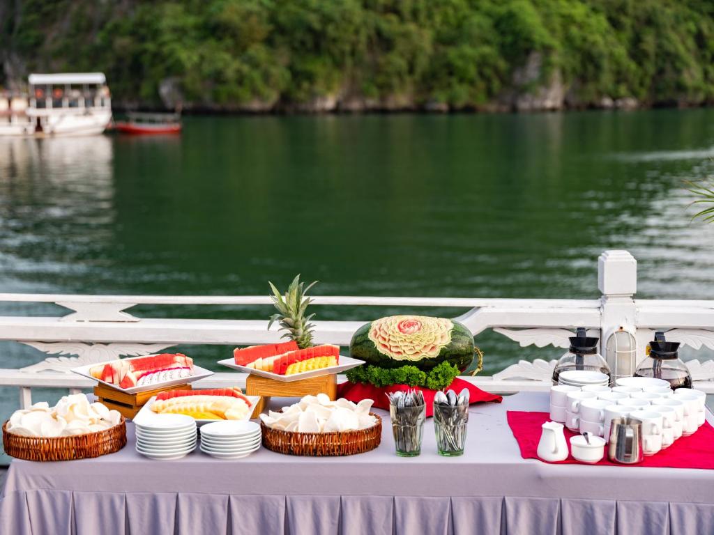 Halong Amanda Cruise Halong Amanda Cruise