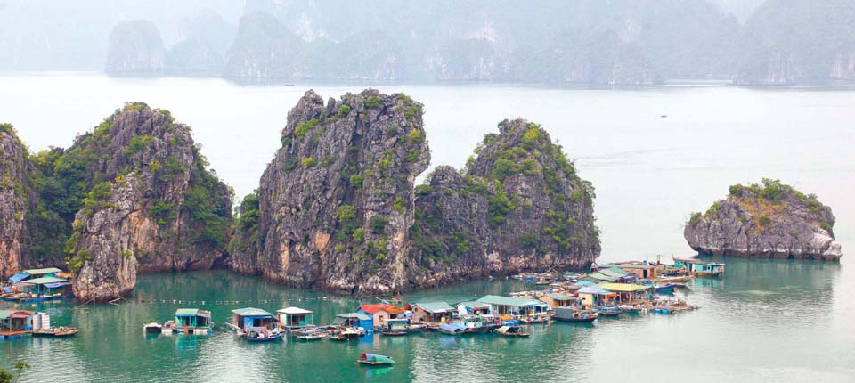 Cat Ba floating village