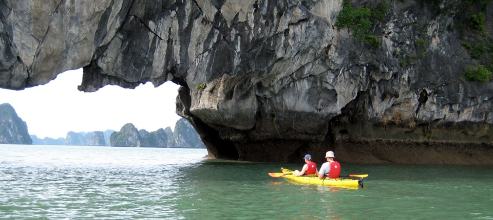 Halong bay kayaking