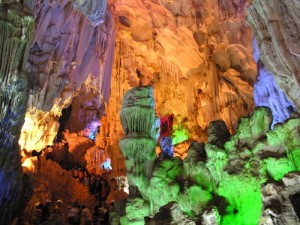 halong bay luxury thien cung grotto 300x225 Caves, Grottos and Lake in Ha Long Bay